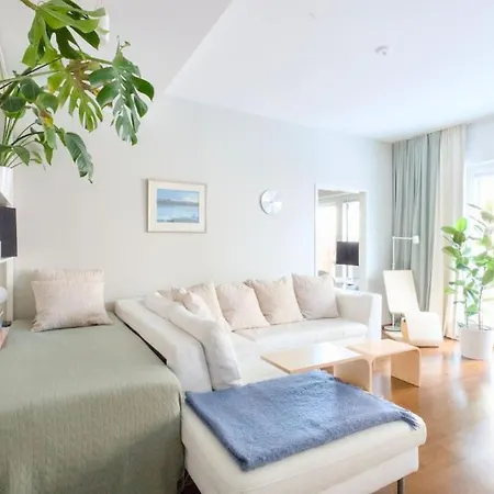 Ceaside 3br, Sauna, What S App - 0039-3-7-7 - 3-0-0 - 1-8-8-3 For Reservation - Central, 000 Sauna Apartment Helsinki